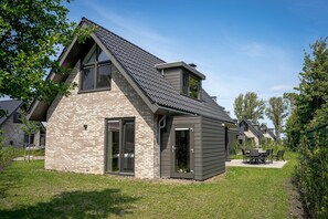 House | Exterior - Sea View Apartment With Terrace for 8 (Elahuizen)