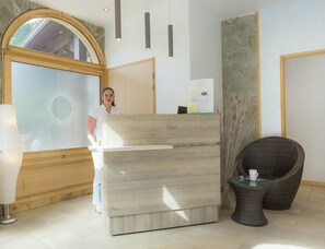 Apartment | Reception - Stylish Stay With Terrace & Wellness (Tignes)