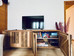 Interior - Apartment Thilo Very centrally located, small but nice, fully equipped apartment. (Lenk)