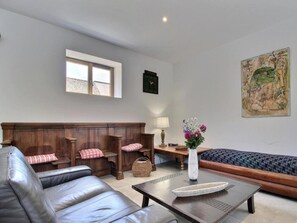House | Living room - Lovely Holiday Cottage in Neulliac (Neulliac)