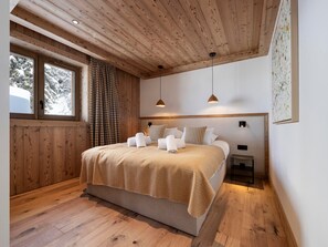 5 bedrooms, free WiFi, bed sheets - Modern apartment in the center - 9 guests (Montvalezan-La Rosière)