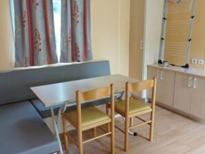 Dining - Cozy mobile home - 6 guests (Avenières)