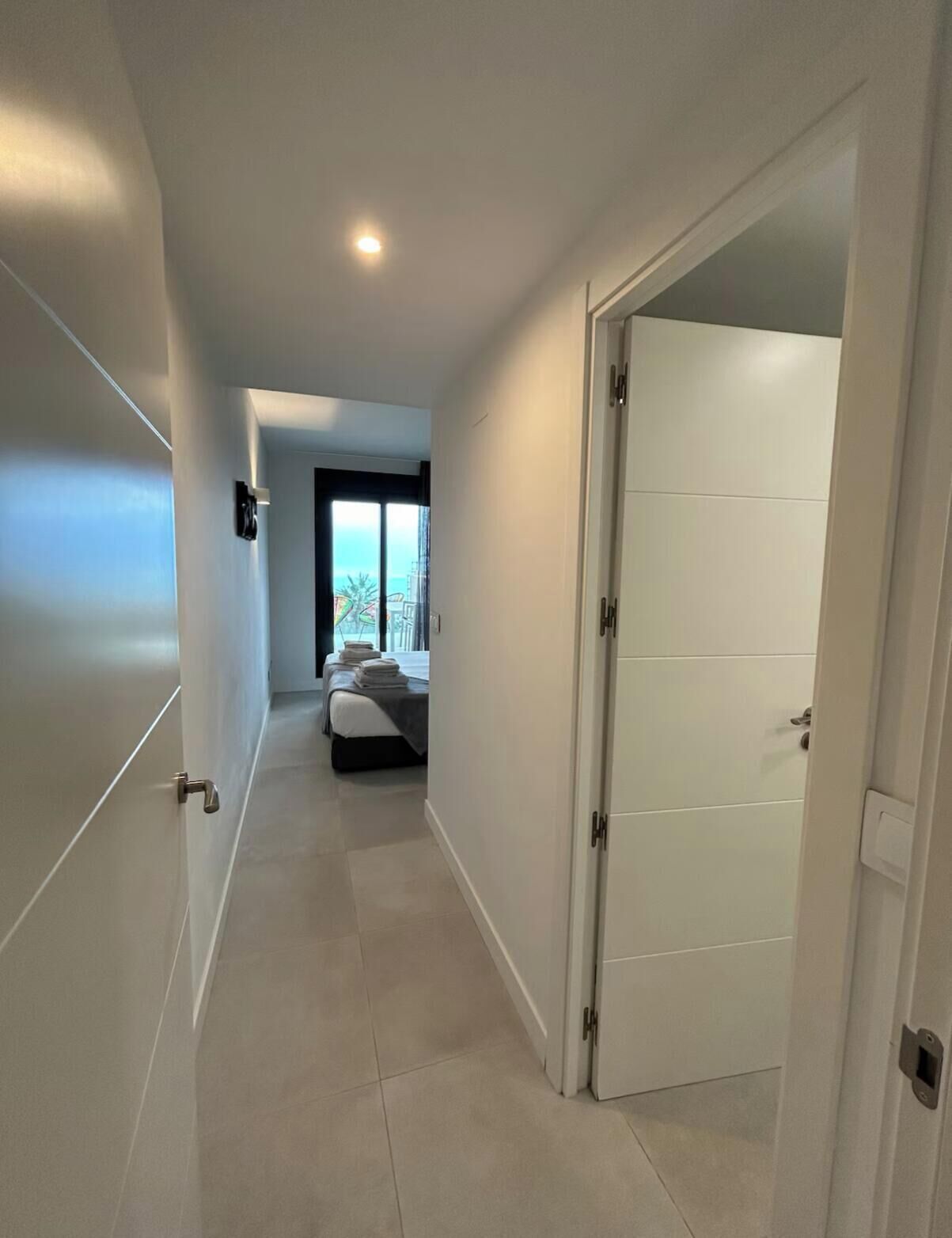 3 slaapkamers, een strijkplank/strijkijzer, wifi, beddengoed