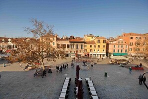 Kamar Triple Comfort | Teras/patio