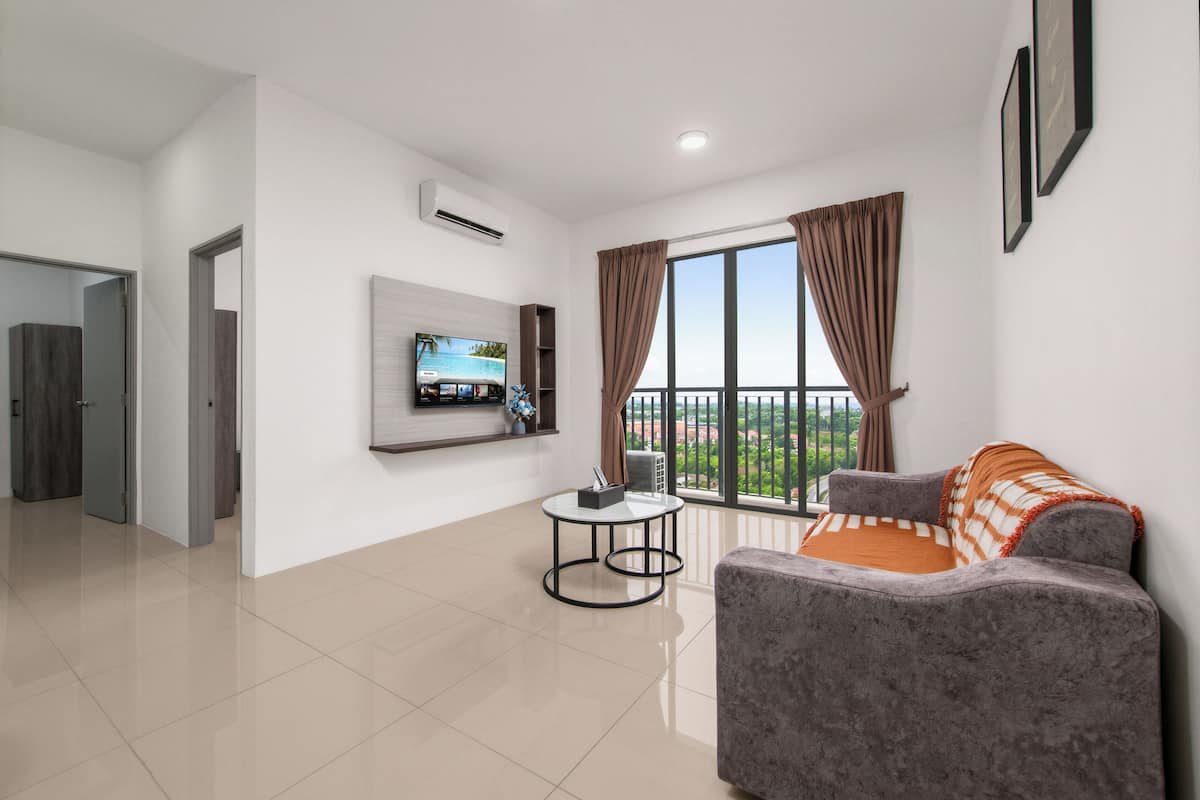 Superior Apartment, 2 Bedrooms, Balcony, City View | Living area