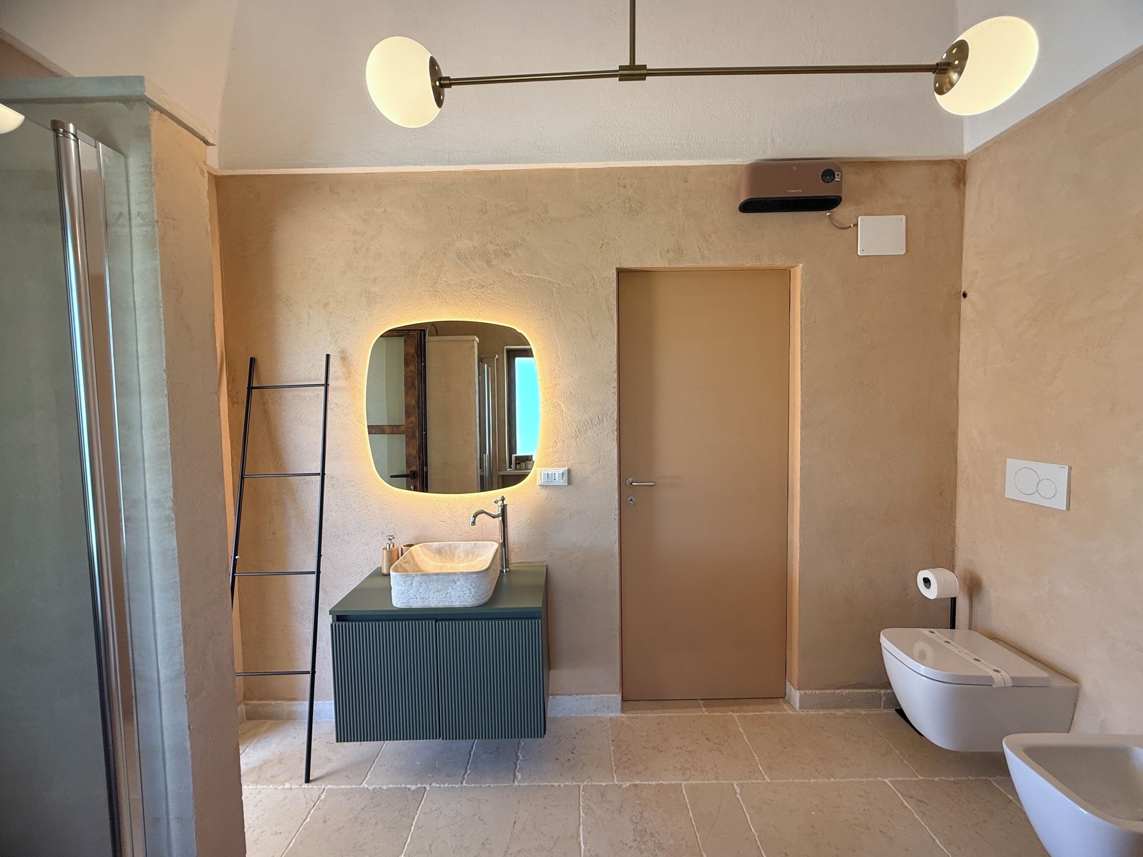 Dusche, Haartrockner, Bidet, Handtücher