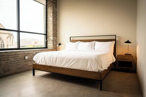 Deluxe Apartment | Desk, laptop workspace, iron/ironing board, free WiFi - Roami at Century Plaza (Minneapolis)