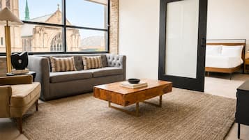 Apartamento luxo, 2 quartos, para não fumantes | Área de estar | Smart TV 42 polegadas com canais digitais, Netflix, Hulu