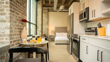 Studio Ăconomique, 1 grand lit, non-fumeur | Salle Ă manger