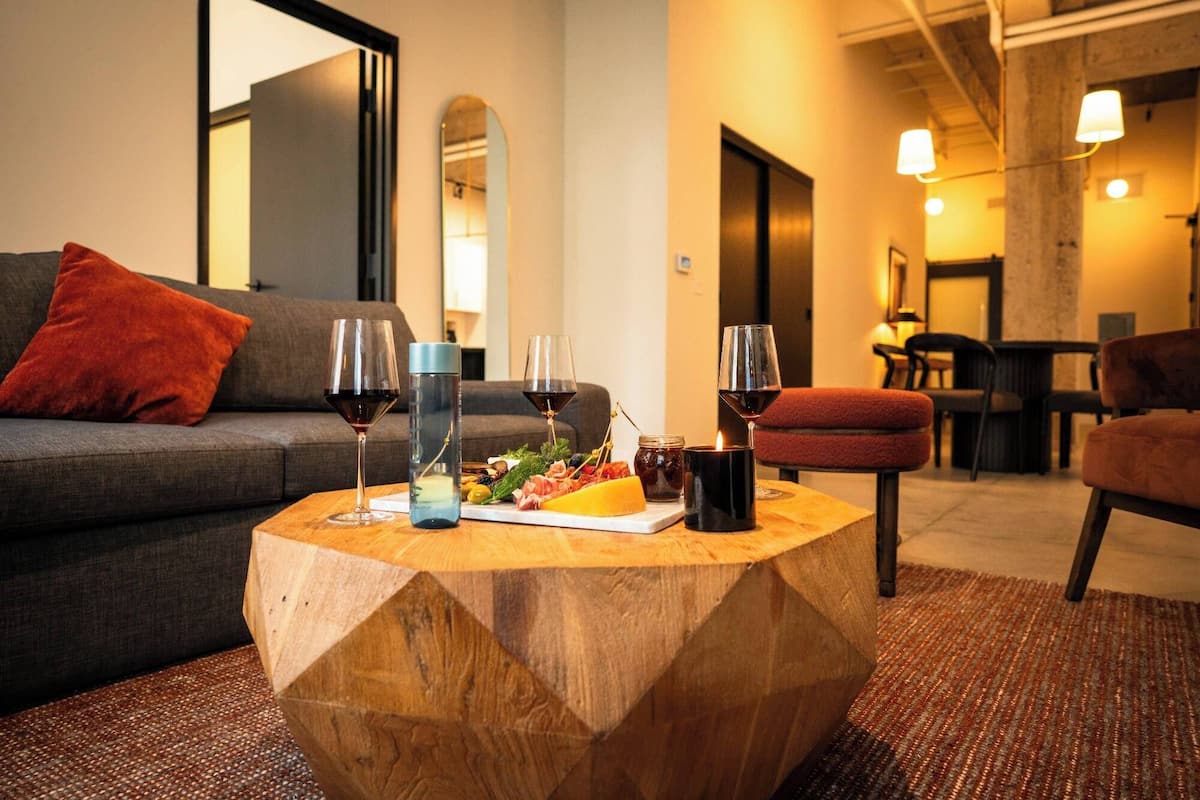 Deluxe Apartment, 3 Bedrooms, Non Smoking | Living area