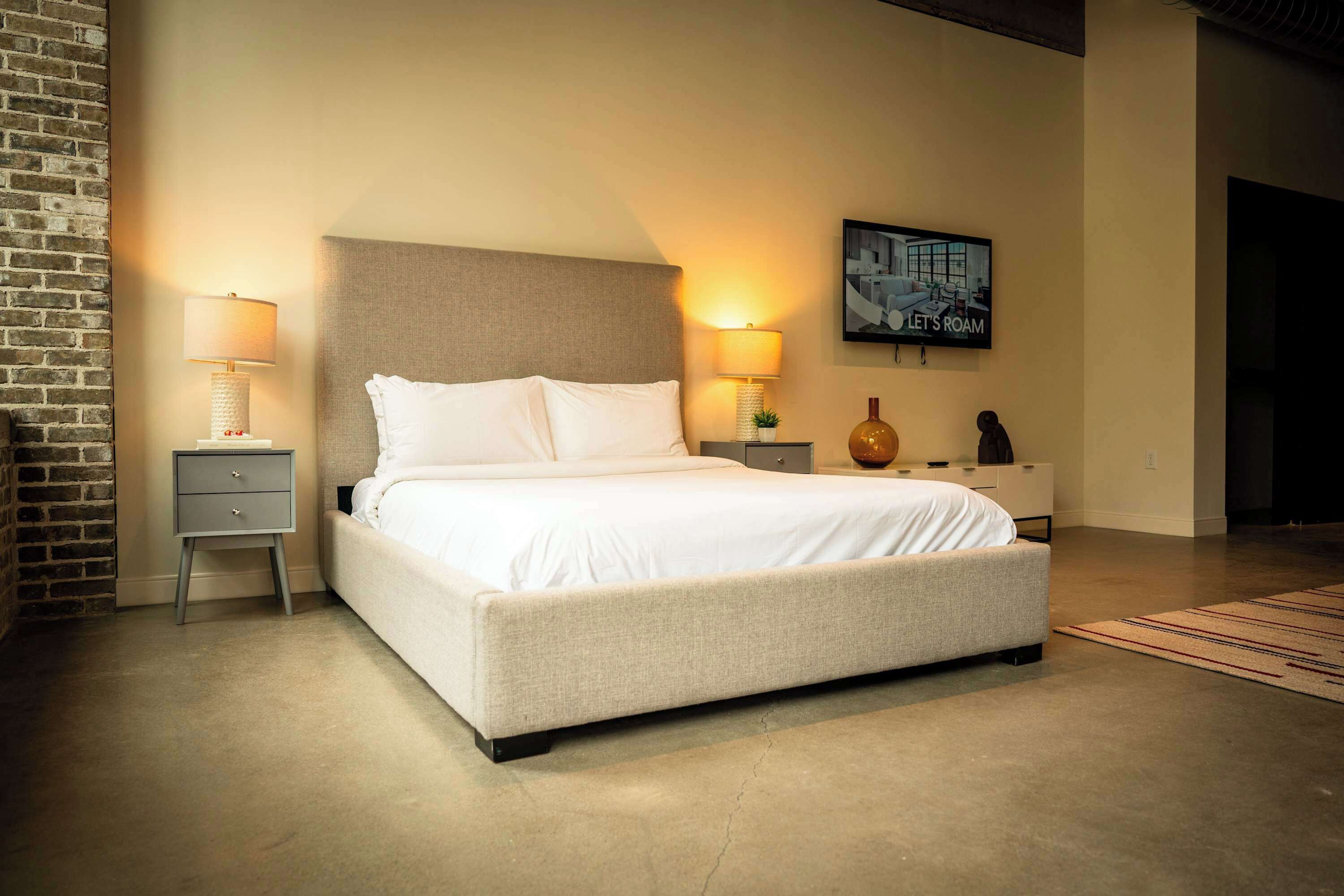 Deluxe Apartment, 1 King Bed with Sofa bed, Non Smoking | Desk, laptop workspace, iron/ironing board, free WiFi