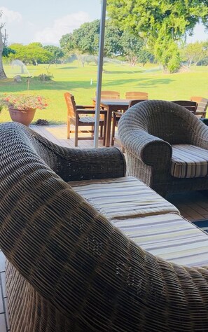 屋外ダイニングエリア