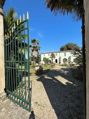 Property grounds - Agriturismo Villa La Fontina  (Castiglion Fiorentino)