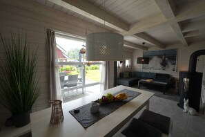 TV, fireplace, DVD player, books - Family Holiday Home with Sauna near the Sandy Beach in Schönberg Holm (Schönberg (Holstein))