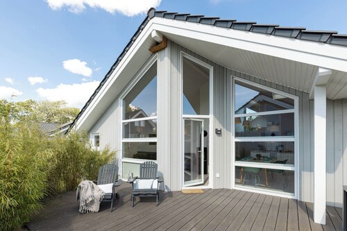 Ferienhaus "Sansibay" in Schönberg-Holm: Sauna, Kamin, 650 m Strand, Strandkorb