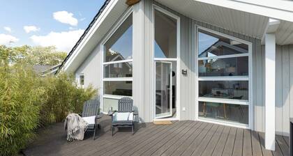 Ferienhaus "Sansibay" in Schönberg-Holm: Sauna, Kamin, 650 m Strand, Strandkorb