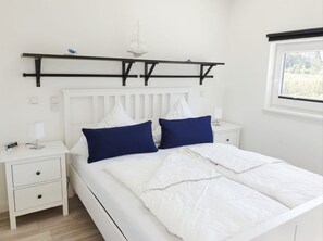 4 bedrooms, travel cot, free WiFi - Ferienhaus "Rachel III" in Schönberg: Sauna, Kaminofen & Fasssauna (Schönberg (Holstein))