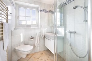 Shower, hair dryer, towels - Appartement La Mer am Strand in List auf Sylt (List auf Sylt)