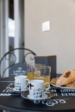 Breakfast meal - Suite 20five, Romantic Suite with In-Room Jacuzzi Hot Tub. (Bari)