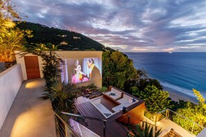 Property grounds - thirty - seductively chic contemporary beach villa in exclusive Trunk Bay (Trunk Bay)