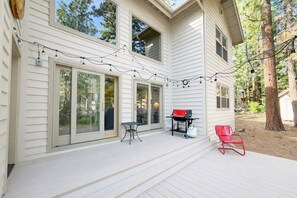 Terrace/patio - Cozy 5 BR Home, Close to Heavenly, Mountain Bike Trails, & Downtown (SL371) (Stateline)