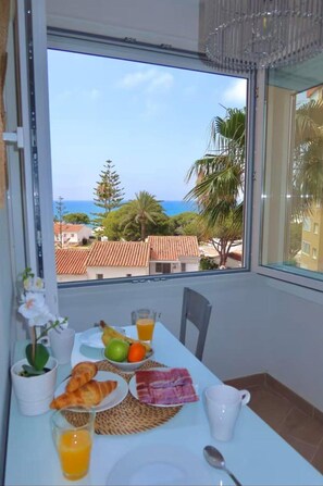 Apartment | Dining - Apartment With Sea Views in Mijas Costa (Mijas)