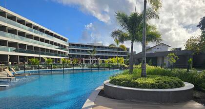 Deluxe Studio Beach Class Summer Resort w/ Pool & Jacuzzi