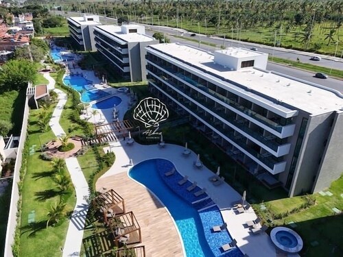 Deluxe Studio Beach Class Summer Resort w/ Pool & Jacuzzi