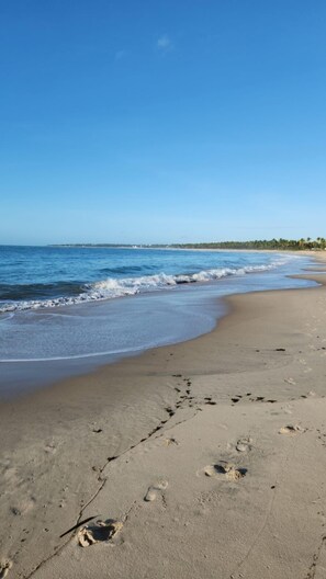 På stranden