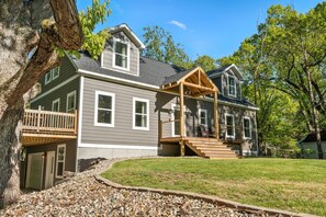 Exterior - Gorgeous Family Beach Getaway Near Lake Michigan (Michigan City)
