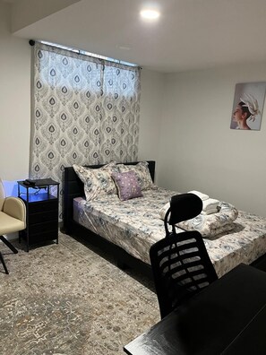 1 bedroom, iron/ironing board, Internet - Homely Comfort Room. Shared washroom with One (Chestermere)