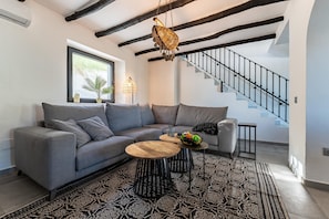 Villa | Living room - Yoga and Relaxation Retreat in the Heart of Nature (Málaga)