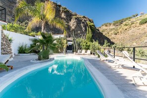 Villa | Pool - Yoga and Relaxation Retreat in the Heart of Nature (Málaga)