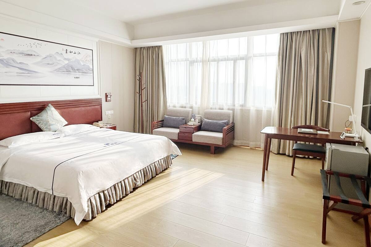 Deluxe Single Room, City View