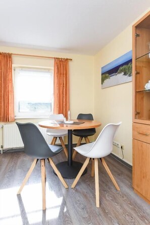 Apartment | Dining