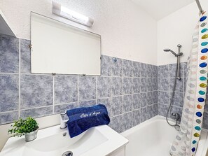 Bathroom - Le Saint François by Interhome (Saint Aygulf)