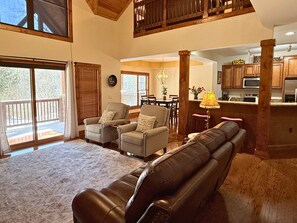TV, fireplace - Beautiful Rustic Mountain Getaway at Elkmont (Banner Elk)