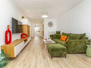 TV - Los Delfines by Interhome (Miami Platja)