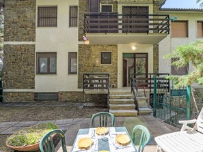 Outdoor dining - Il giardino alle Rocchette by Interhome (Castiglione della Pescaia)