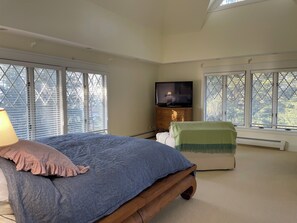 Room - Peaceful 6-bedroom house in charming Harbor Springs (Harbor Springs)