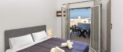 2 bedrooms, iron/ironing board, internet, bed sheets