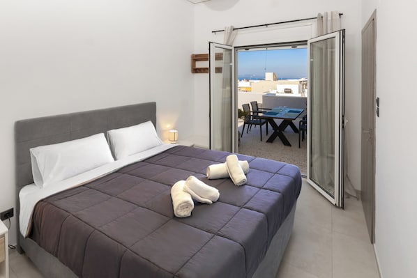 2 bedrooms, iron/ironing board, Internet, bed sheets