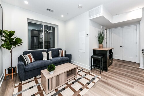 Modern 1BR Suite |Fully Equipped