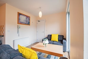 Living area - Clean & Spacious 4 Bedroom in Limerick (Limerick)