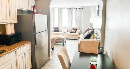 Cozy 2bedroom apartment in quiet Philadelphia neighborhood with Wifi & amenities