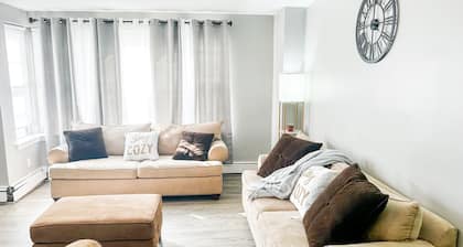 Cozy 2bedroom apartment in quiet Philadelphia neighborhood with Wifi & amenities