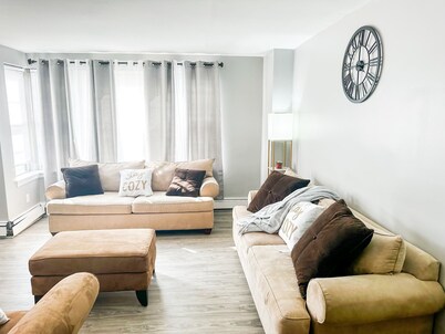 Cozy 2bedroom apartment in quiet Philadelphia neighborhood with Wifi & amenities