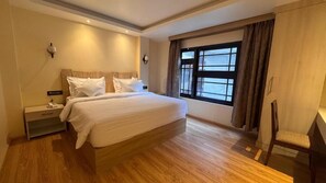 Desk, laptop workspace, free WiFi - Juniper Mountain Resort (Lachen)