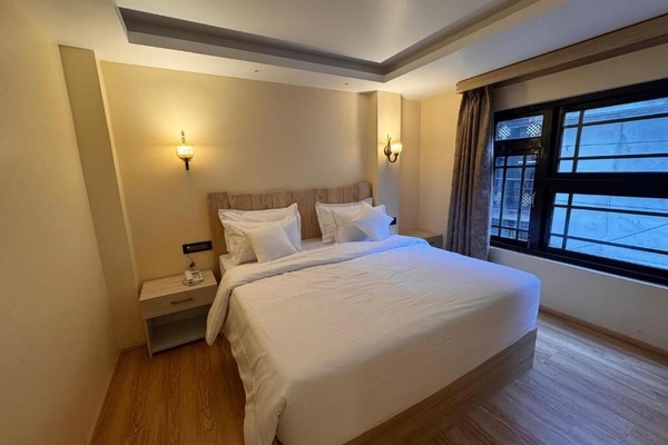 Deluxe Double Room, Balcony, Mountain View | Desk, laptop workspace, WiFi (free)