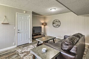 Interior - Garden-level Hendersonville Apt: 20 Mi to Broadway (Hendersonville)